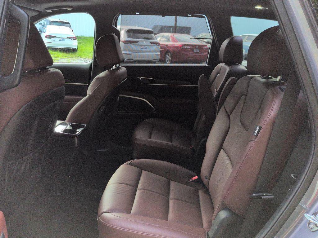 used 2025 Kia Telluride car, priced at $38,900