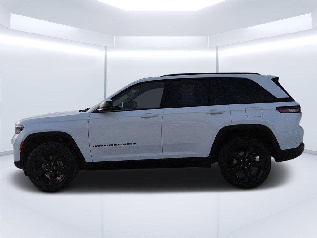 used 2024 Jeep Grand Cherokee car, priced at $30,094