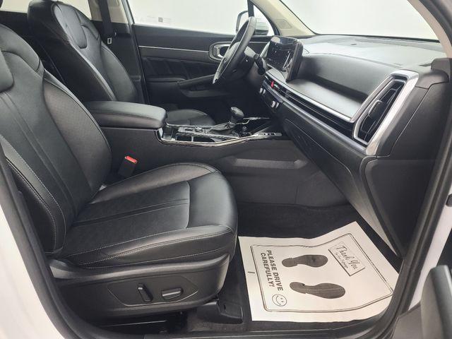 used 2025 Kia Sorento car, priced at $35,488