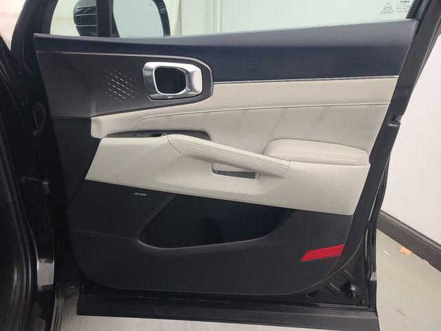 used 2024 Kia Sorento Hybrid car, priced at $31,988