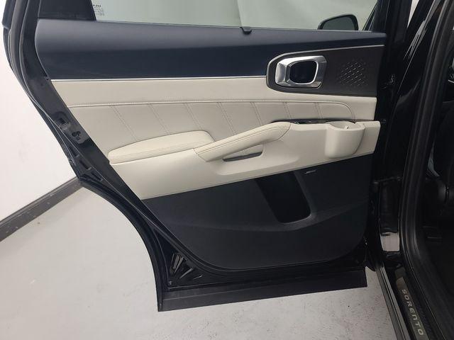 used 2024 Kia Sorento Hybrid car, priced at $31,988