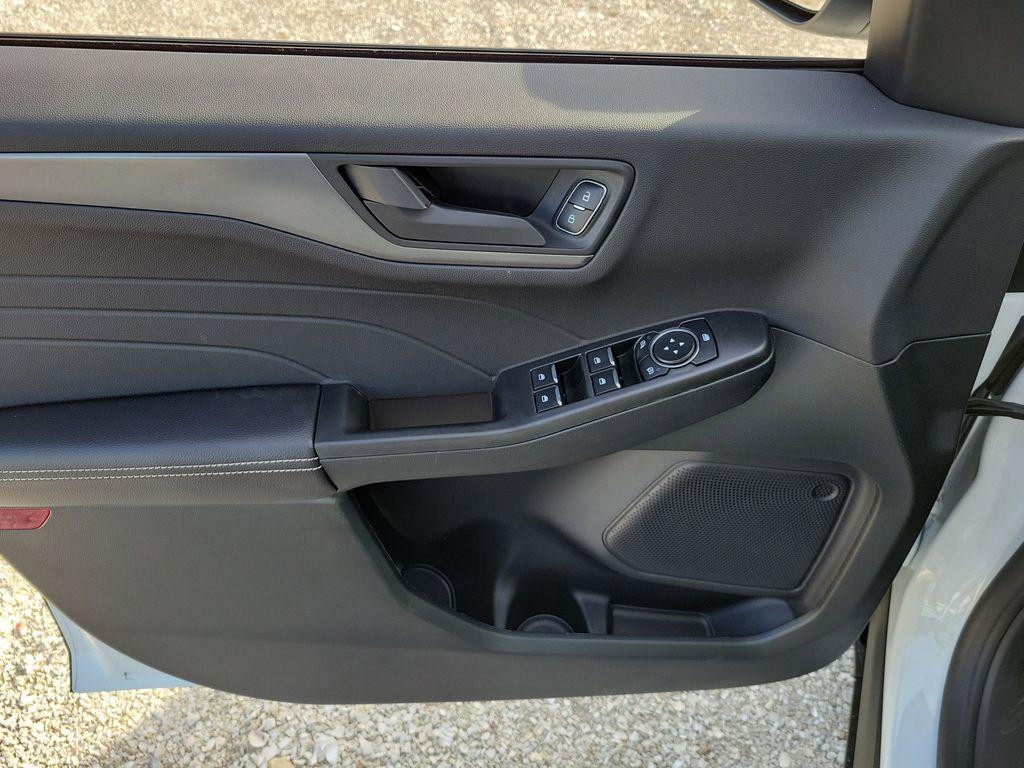 new 2026 Ford Escape car, priced at $22,258