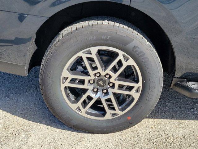 new 2025 Ford Expedition car, priced at $63,590