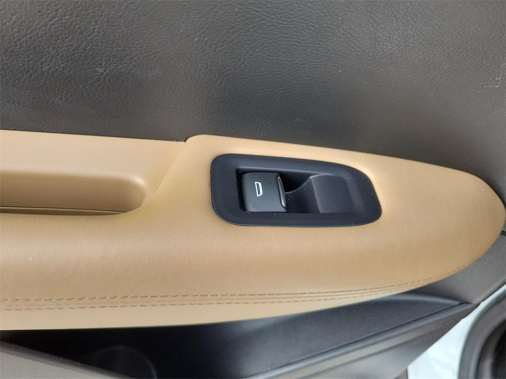 used 2023 Cadillac XT6 car, priced at $37,695