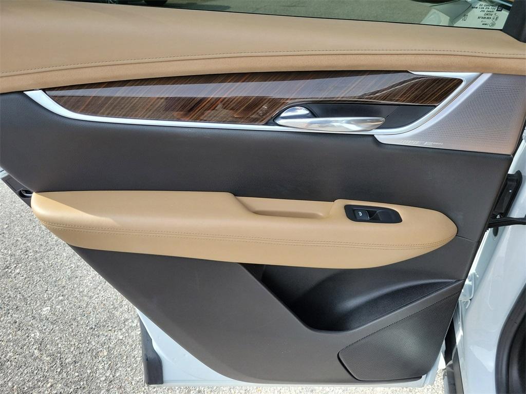 used 2023 Cadillac XT6 car, priced at $37,695