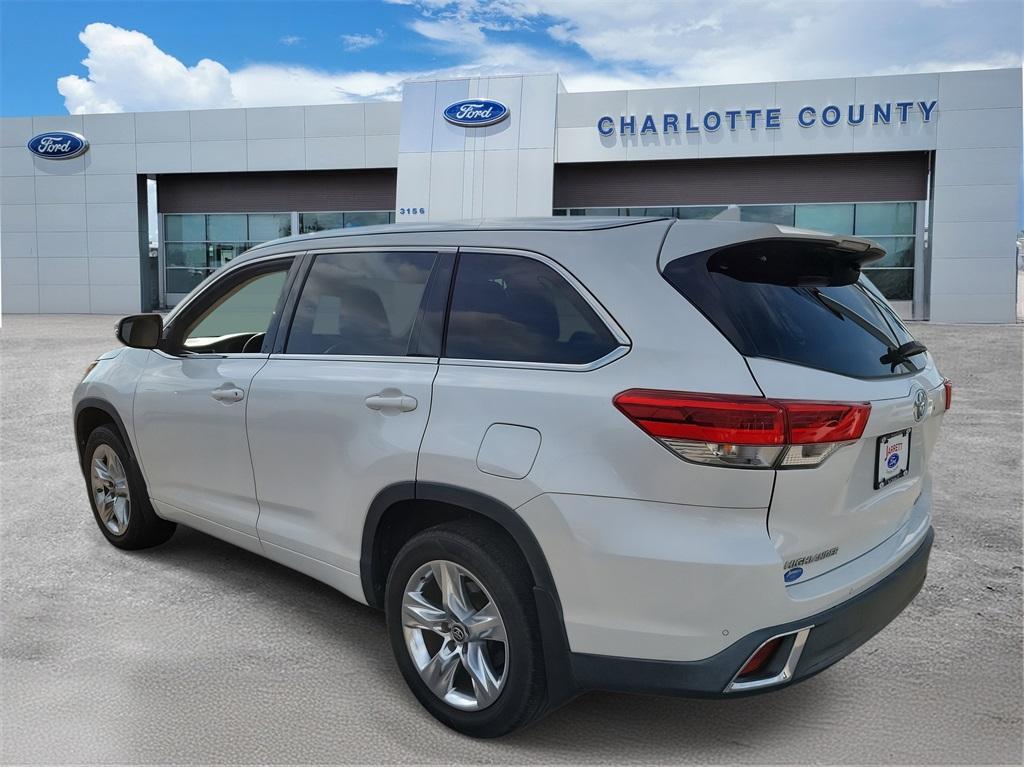 used 2019 Toyota Highlander car, priced at $29,975