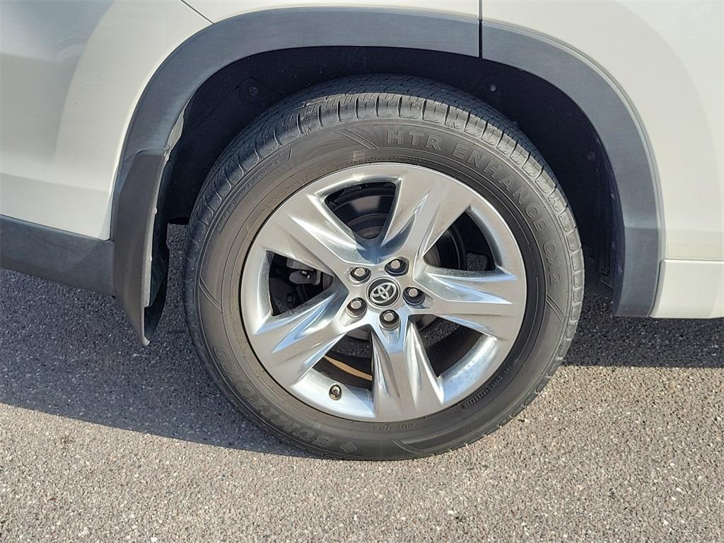 used 2019 Toyota Highlander car, priced at $29,975