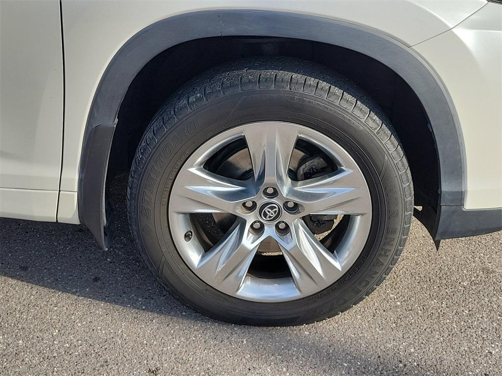 used 2019 Toyota Highlander car, priced at $29,975