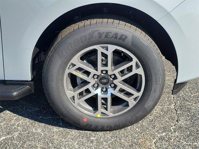 new 2025 Ford Expedition car, priced at $63,702