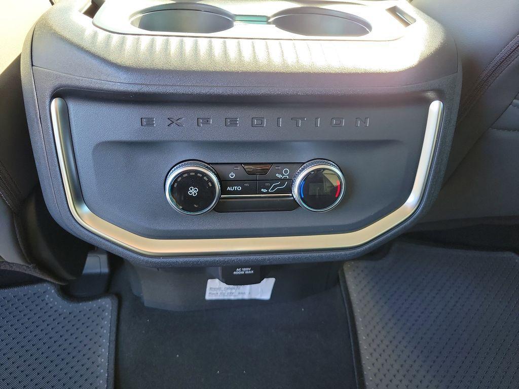 new 2025 Ford Expedition car, priced at $59,997