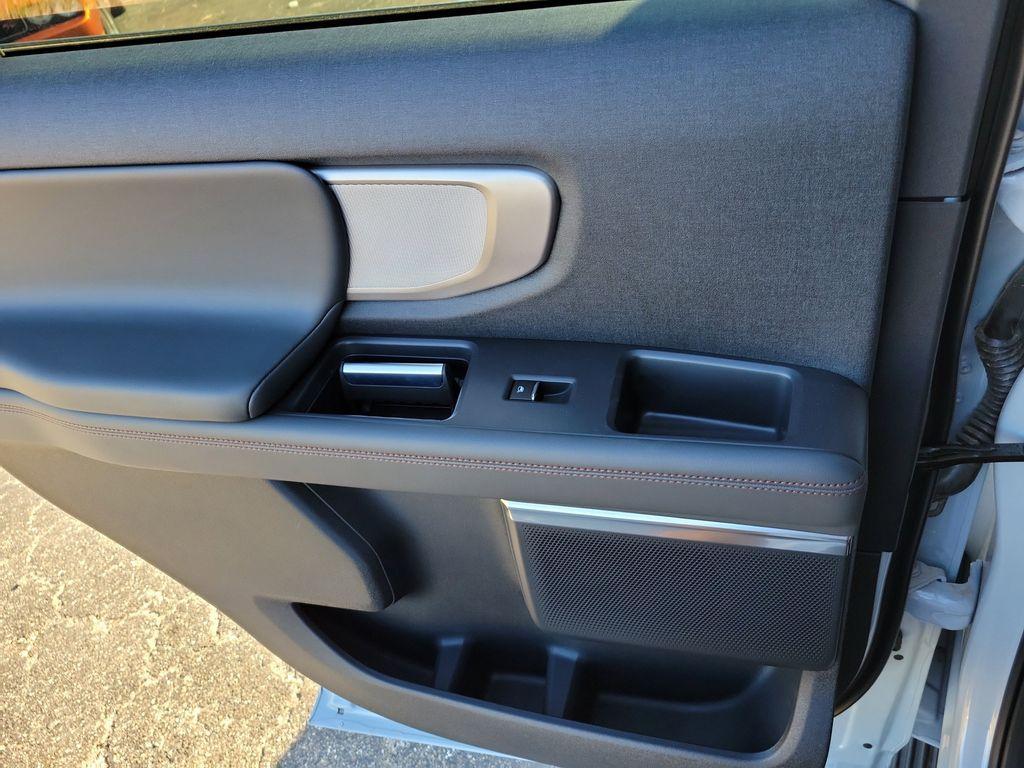 new 2025 Ford Expedition car, priced at $59,997