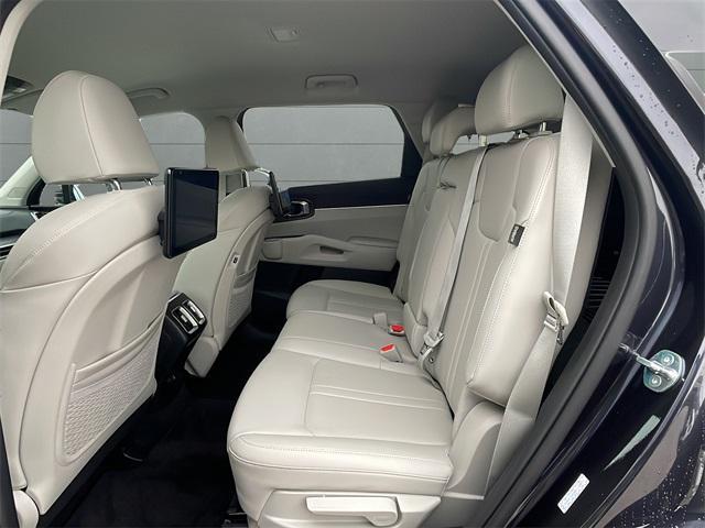 used 2025 Kia Sorento car, priced at $31,994