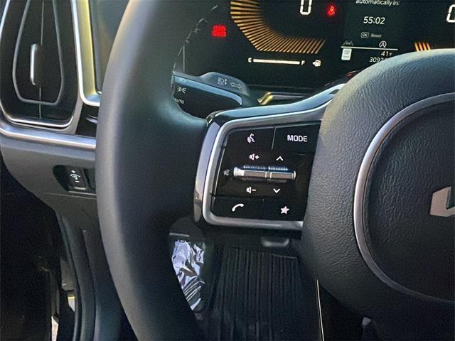 used 2024 Kia Sorento car, priced at $25,994