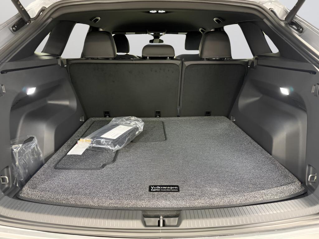 new 2026 Volkswagen Atlas Cross Sport car, priced at $44,451