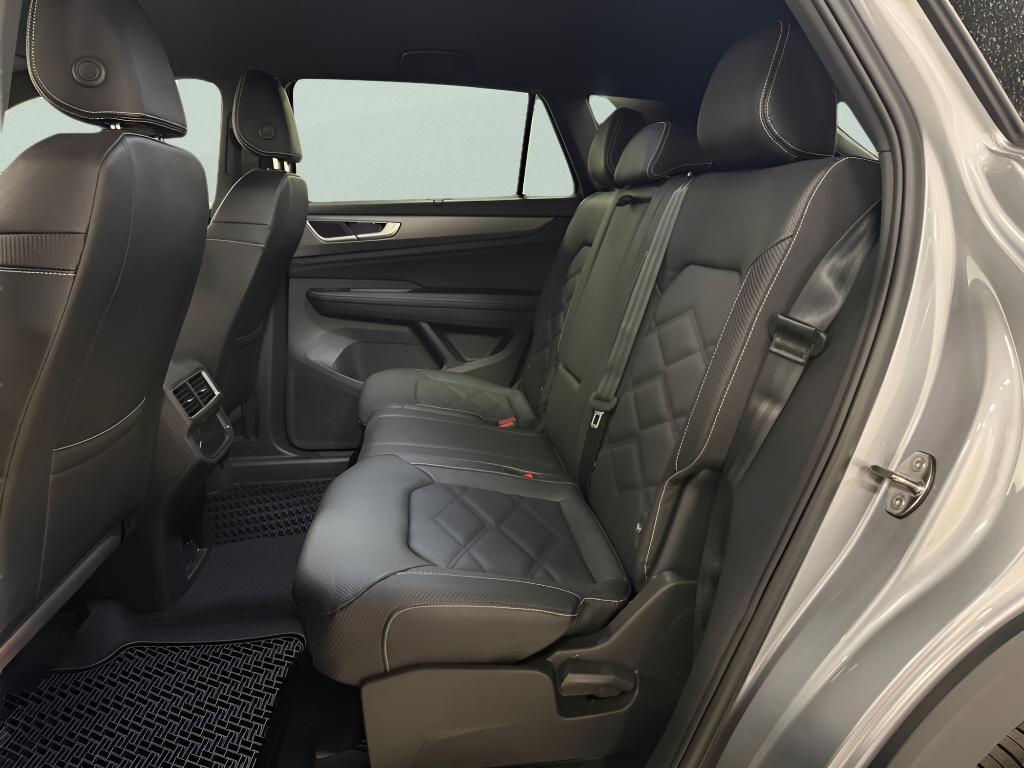 new 2026 Volkswagen Atlas Cross Sport car, priced at $44,451