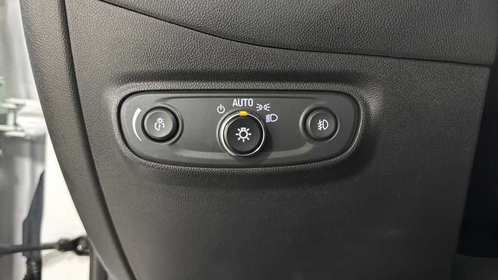 used 2022 Chevrolet Equinox car, priced at $22,060