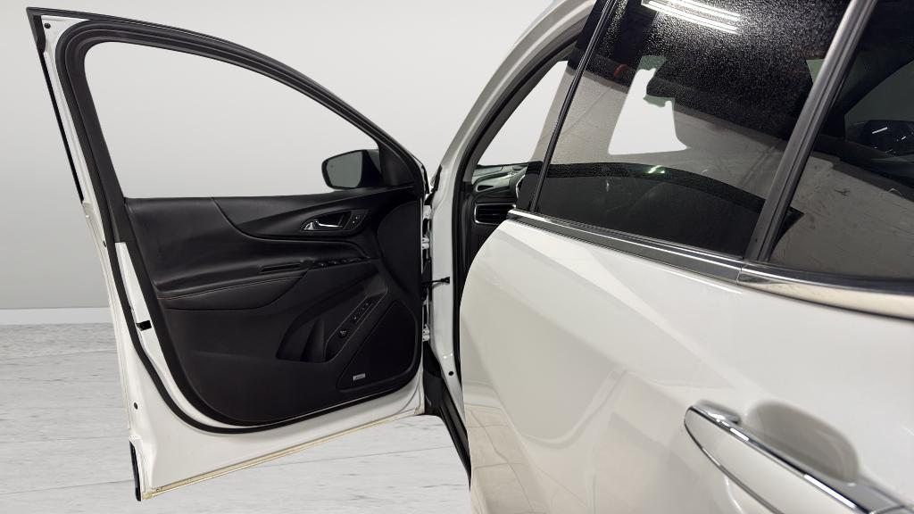 used 2022 Chevrolet Equinox car, priced at $22,060