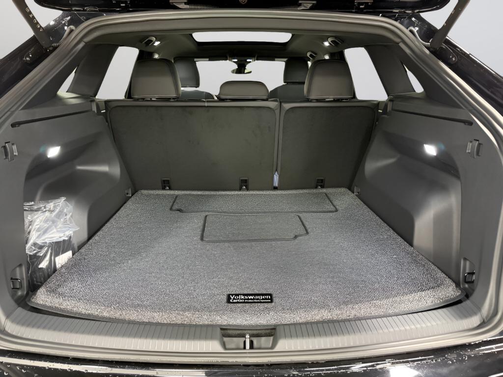 new 2026 Volkswagen Atlas Cross Sport car, priced at $46,246