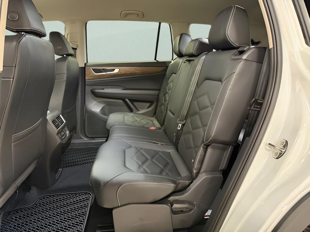 new 2026 Volkswagen Atlas car, priced at $38,292