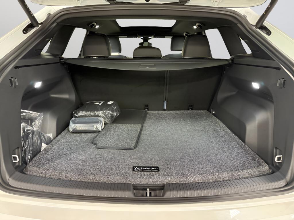 new 2026 Volkswagen Atlas Cross Sport car, priced at $54,248