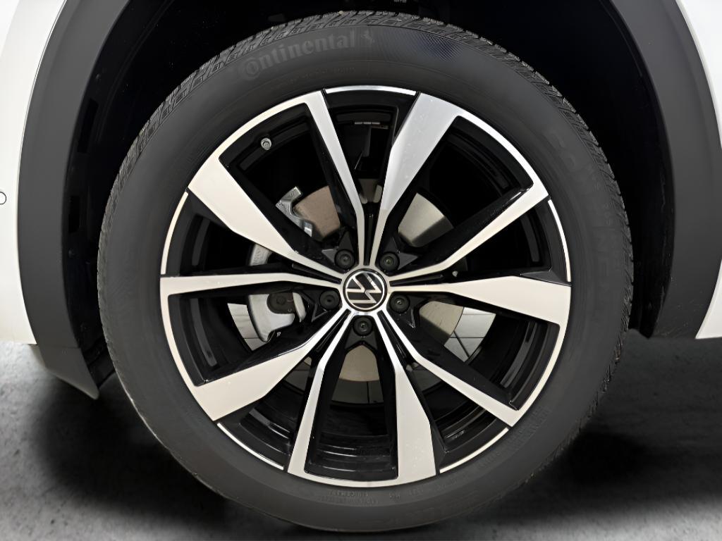 new 2026 Volkswagen Atlas Cross Sport car, priced at $50,956