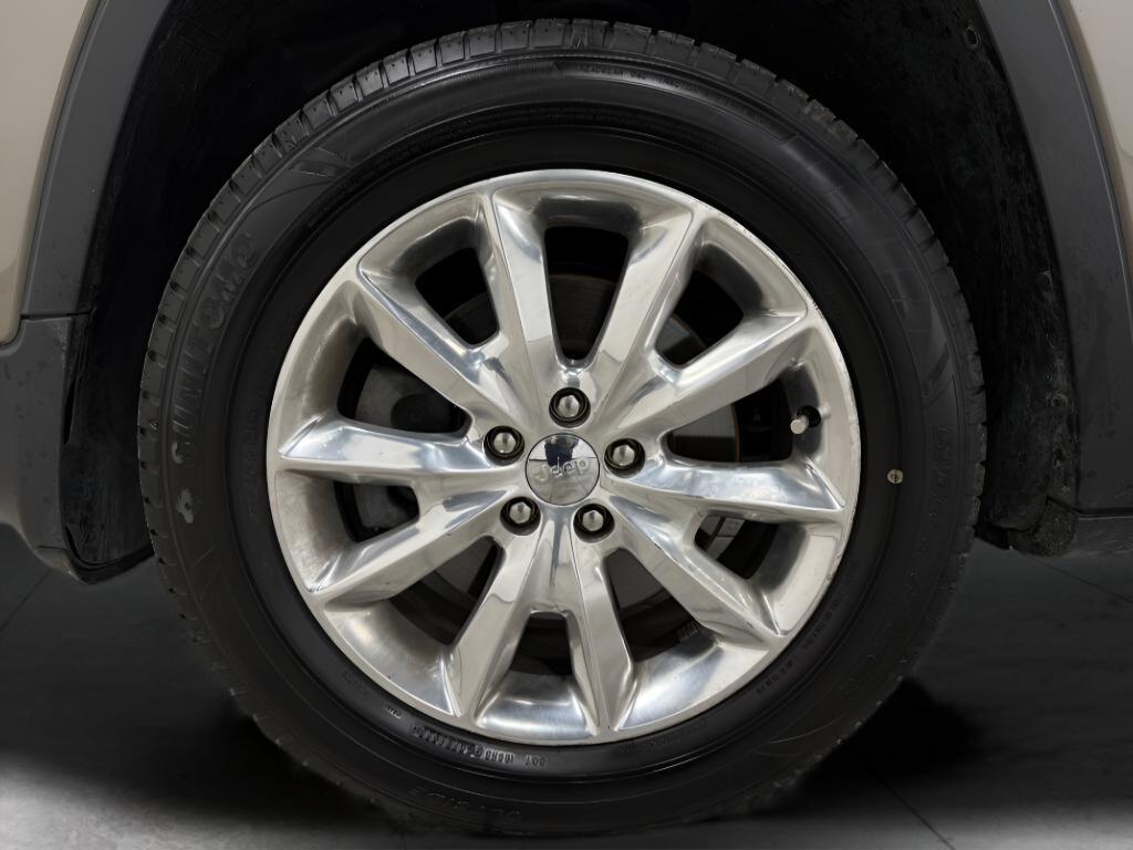 used 2016 Jeep Cherokee car, priced at $8,500