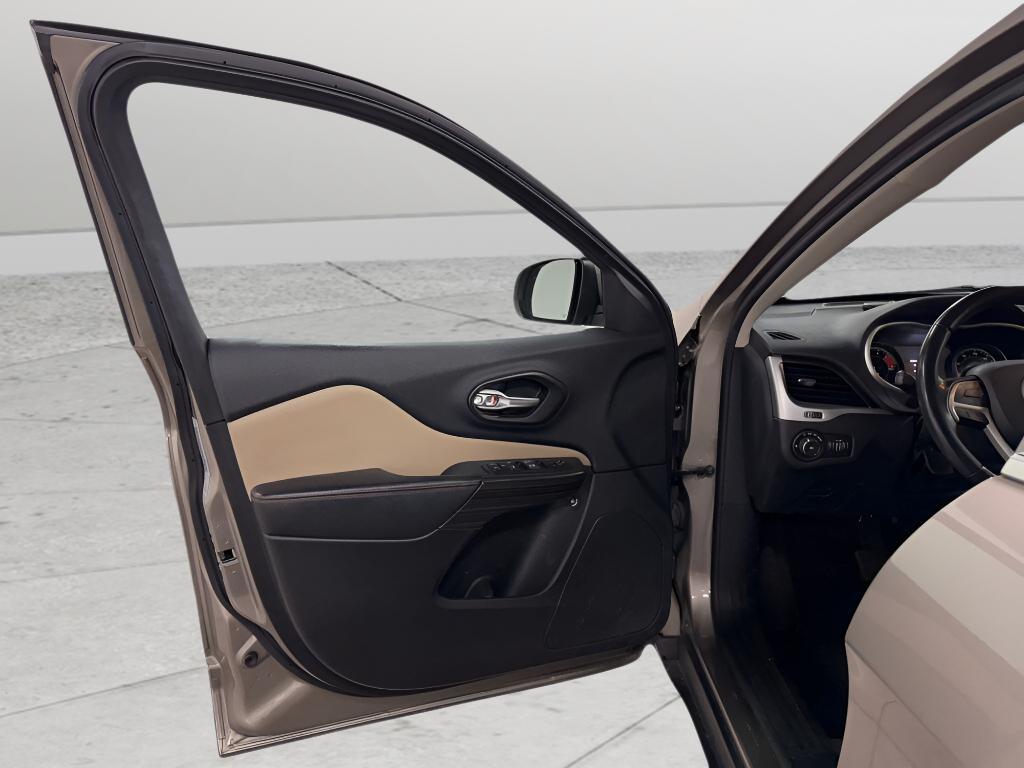 used 2016 Jeep Cherokee car, priced at $8,500