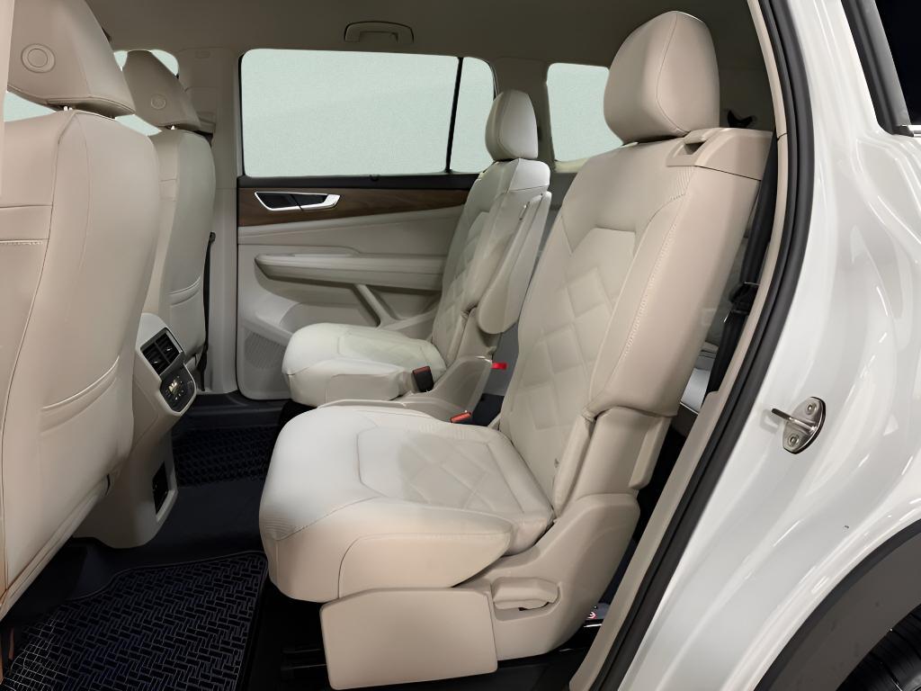 new 2026 Volkswagen Atlas car, priced at $44,688