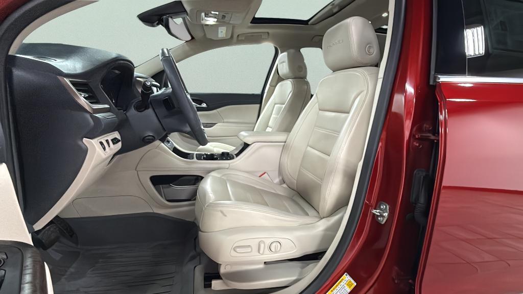 used 2023 GMC Acadia car, priced at $33,900