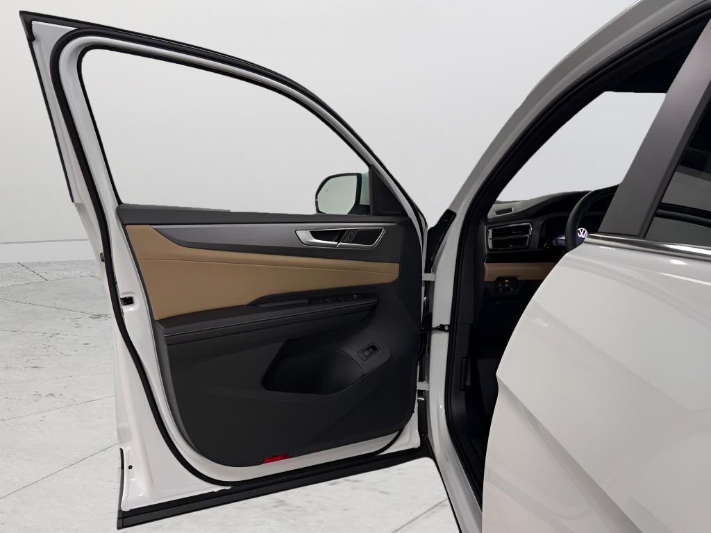 new 2026 Volkswagen Atlas Cross Sport car, priced at $45,316