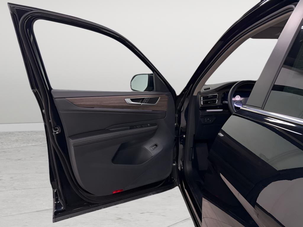 new 2026 Volkswagen Atlas car, priced at $49,293