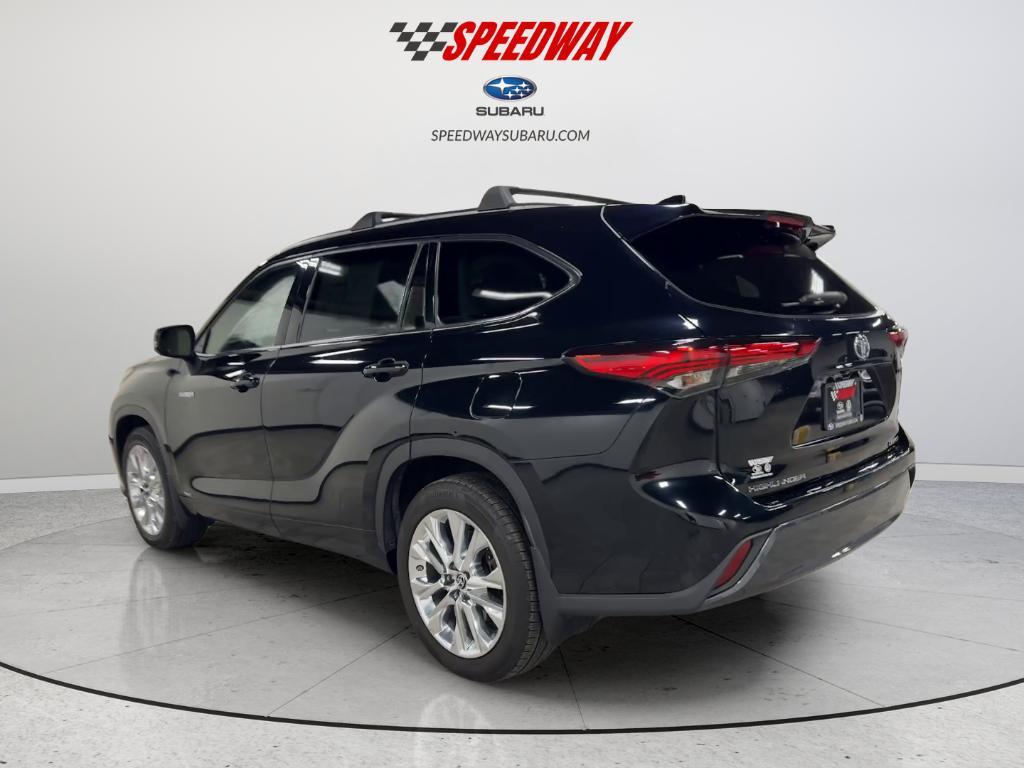used 2020 Toyota Highlander Hybrid car, priced at $27,243