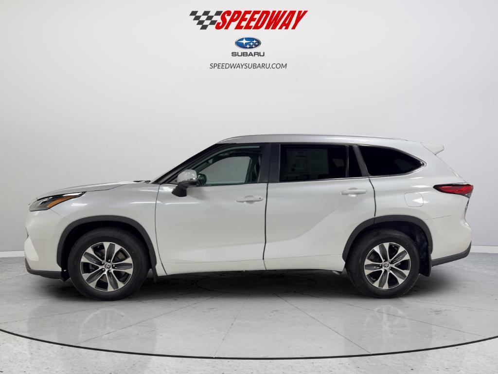 used 2023 Toyota Highlander car, priced at $33,500
