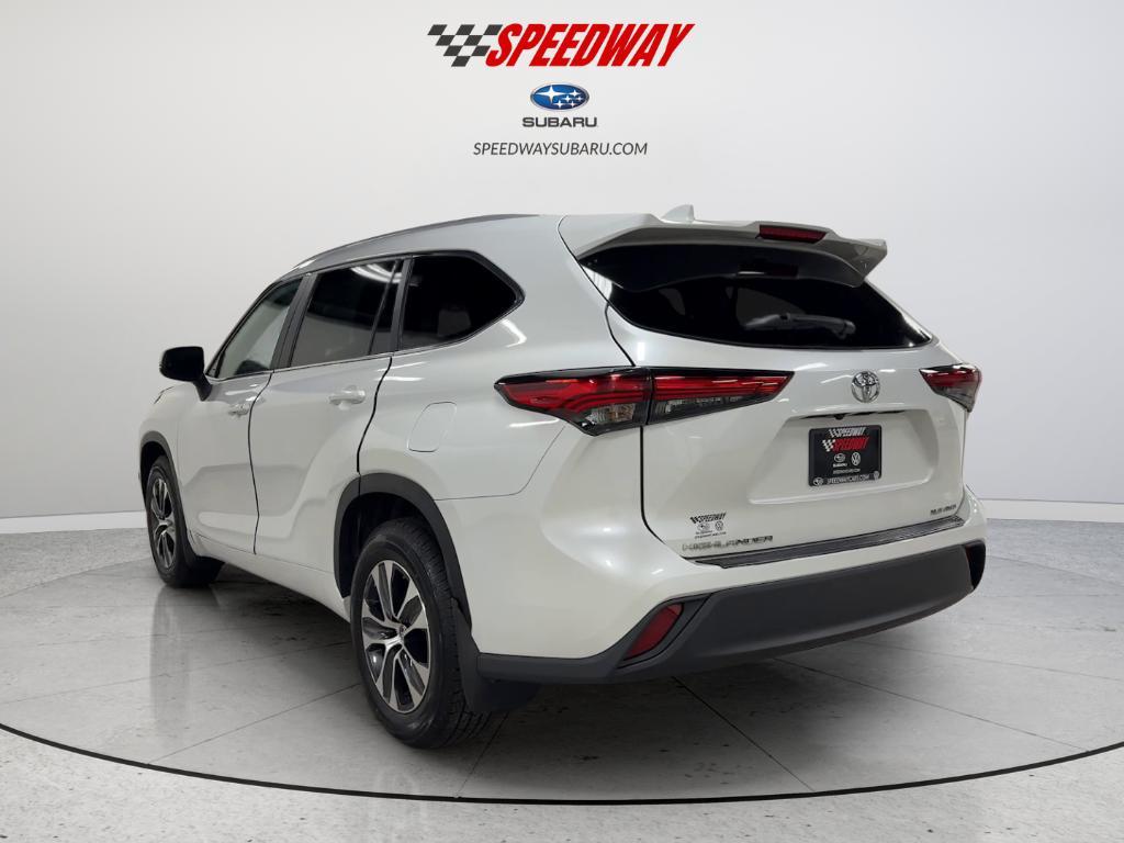 used 2023 Toyota Highlander car, priced at $33,500