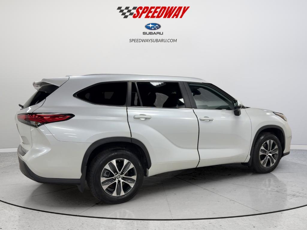 used 2023 Toyota Highlander car, priced at $33,500