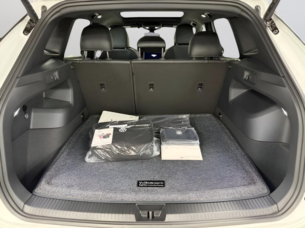 new 2026 Volkswagen Tiguan car, priced at $38,972