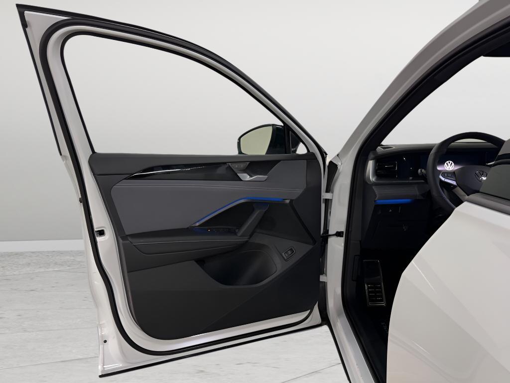 new 2026 Volkswagen Tiguan car, priced at $39,956