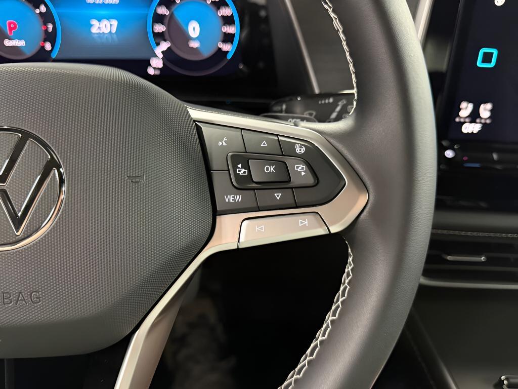 new 2026 Volkswagen Atlas Cross Sport car, priced at $39,135