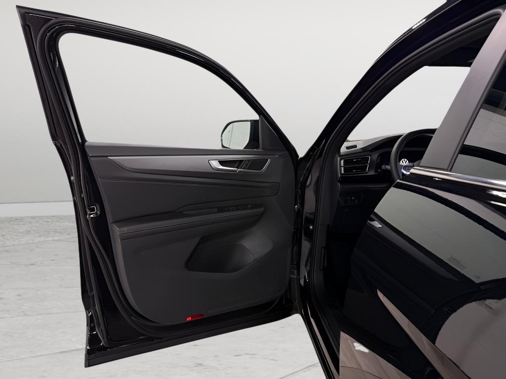 new 2026 Volkswagen Atlas Cross Sport car, priced at $39,135