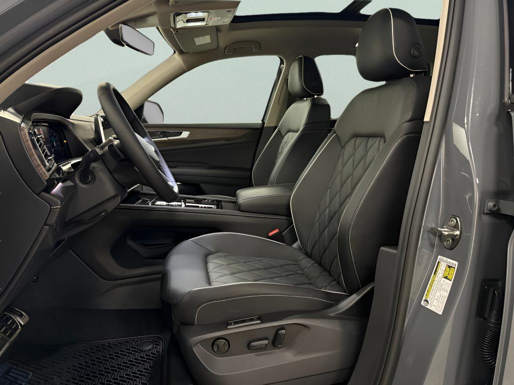 new 2026 Volkswagen Atlas car, priced at $53,685