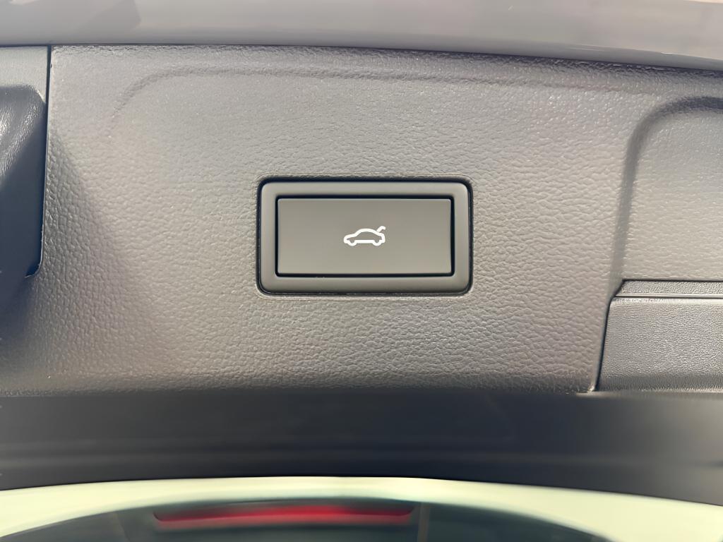 new 2026 Volkswagen Atlas car, priced at $53,685