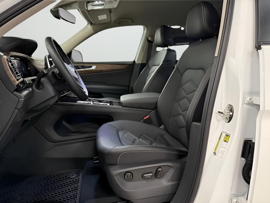 new 2026 Volkswagen Atlas car, priced at $42,652