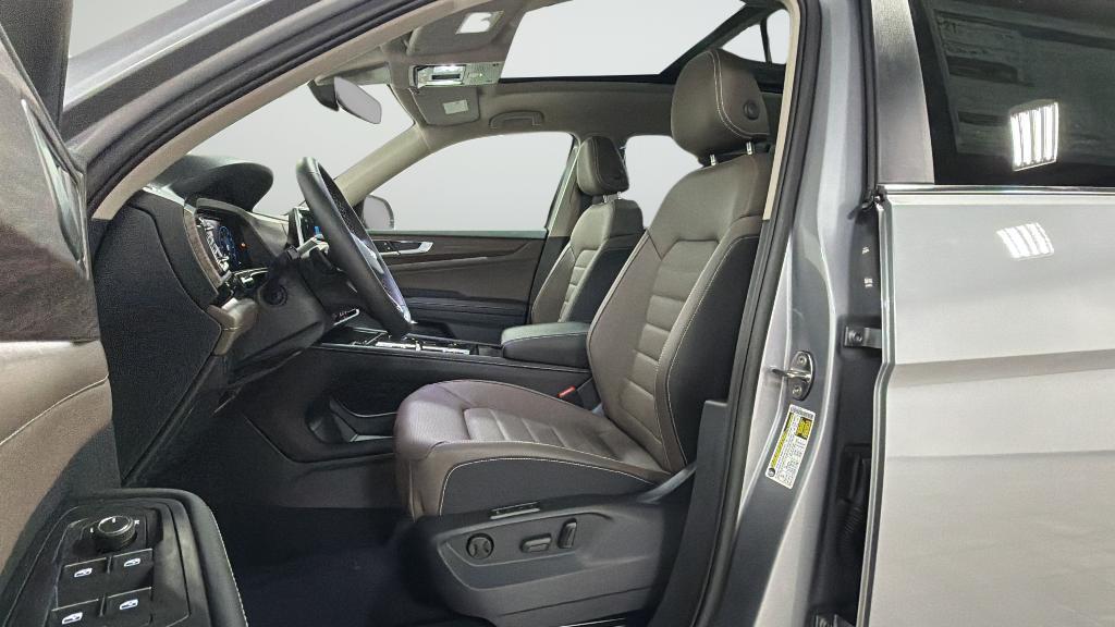 new 2026 Volkswagen Atlas car, priced at $49,093