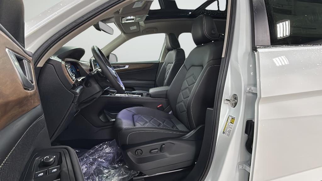 new 2026 Volkswagen Atlas car, priced at $45,661