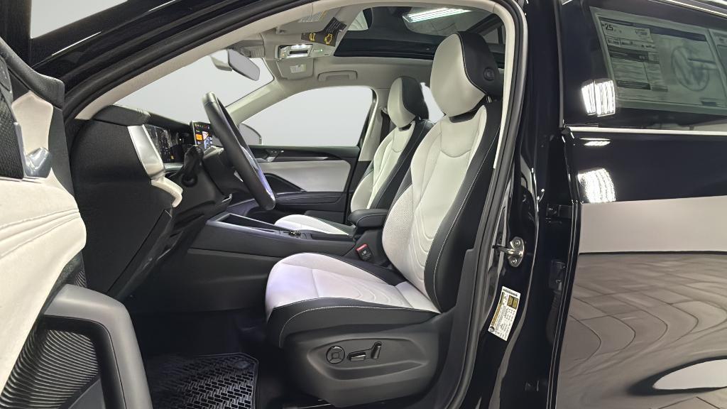 new 2026 Volkswagen Tiguan car, priced at $34,948