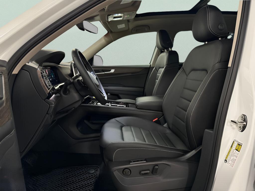 new 2026 Volkswagen Atlas car, priced at $50,443