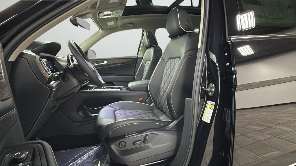 new 2026 Volkswagen Atlas car, priced at $54,498