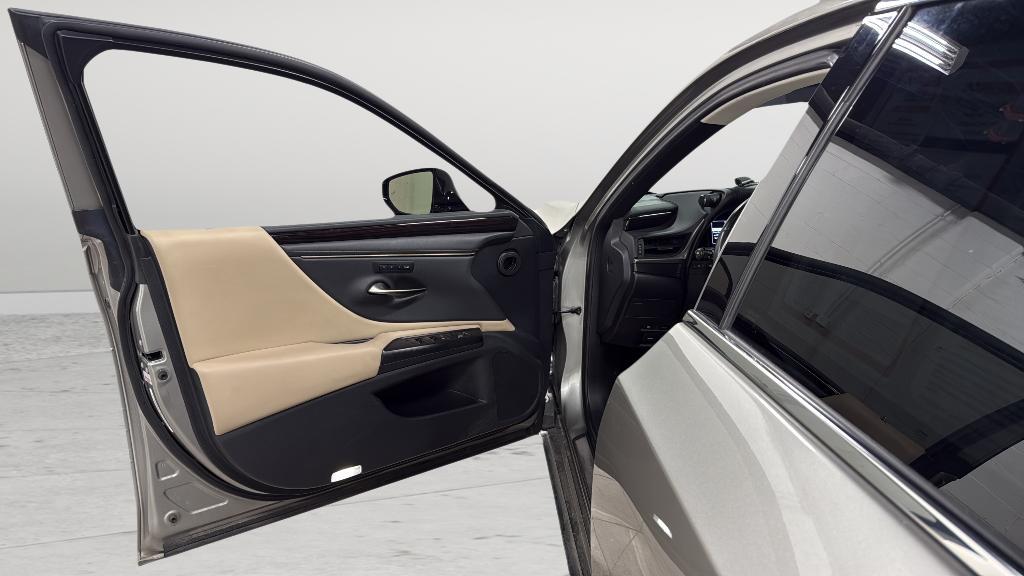 used 2021 Lexus ES 250 car, priced at $26,679