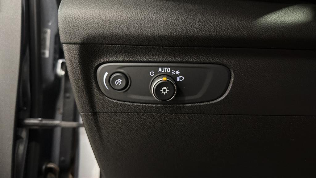 used 2021 Buick Envision car, priced at $23,448