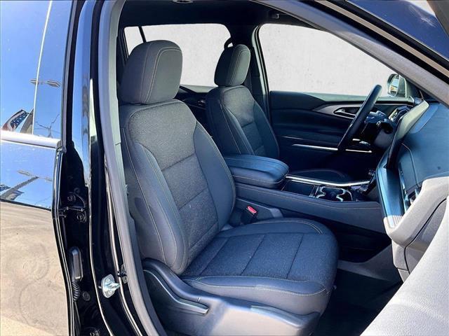 used 2025 Chevrolet Traverse car, priced at $33,799